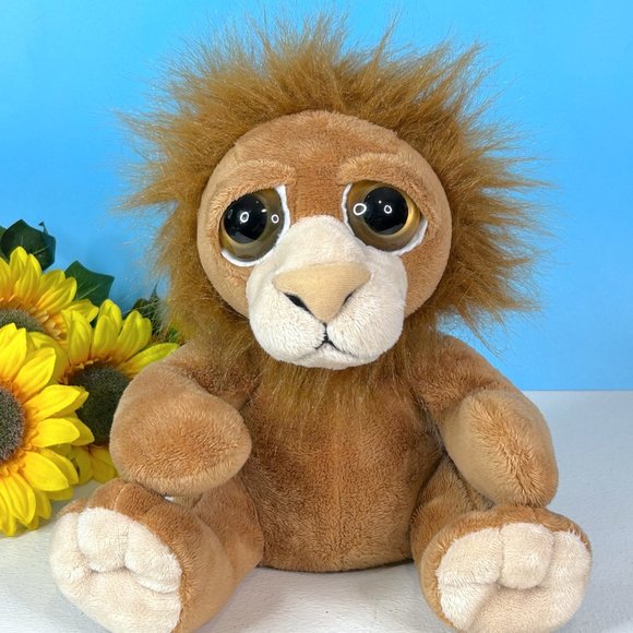 The Petting Zoo Big Eyed Lion Soft Cuddly Lovey 10"‎ Plush Stuffed Animal Toy - Picture 1 of 6